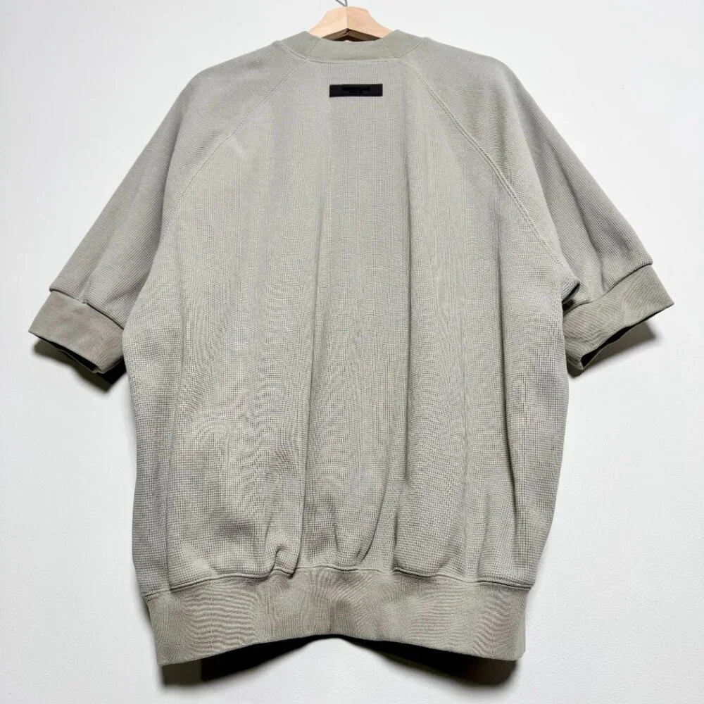 Fear of God Essentials Seal Waffle Knit Short Sleeve Sweatshirt in Seal Gray Sz - Picture 5 of 9